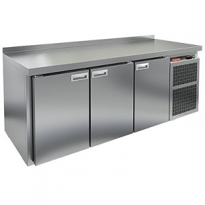 Стол охлаждаемый Hicold GN 111/TN M (-2+10), 3 двери, 1835х700х850, на колесах