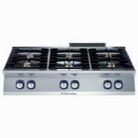 Купить плита 6 конфорочная 700 серии electrolux professional e7gcgl6c00 371004 газ – цена от завода, доставка до двери | RuOborudovanie.ru